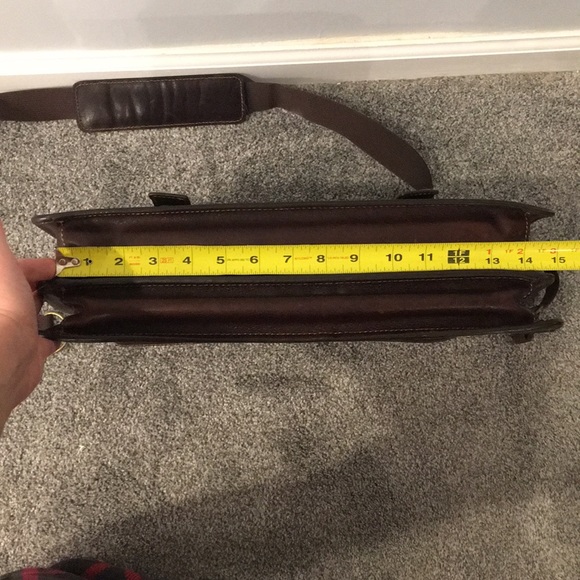 Wilson’s Leather Dark Rugged Expandable Briefcase - Picture 14 of 16